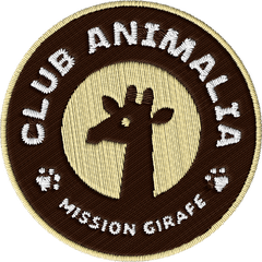 L'écusson brodé « Club Animalia, mission girafe » gagné à la fin de la mission.